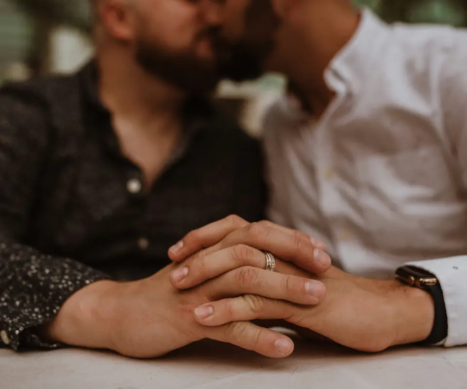 Rencontre Arc-en-ciel - agence matrimoniale destinée à la communauté LGBT+